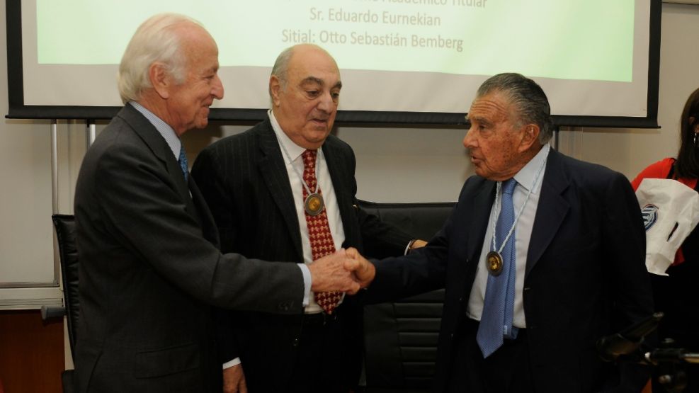 Eduardo Eurnekian fue distinguido por la Academia Nacional de Ciencias Empresariales como Académico Titular.
