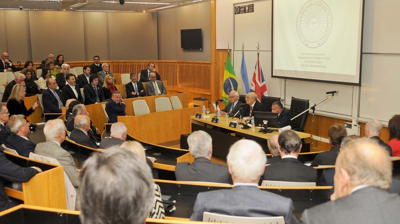 Eduardo Eurnekian fue nombrado miembro titular de la Academia de Ciencias de la Empresa