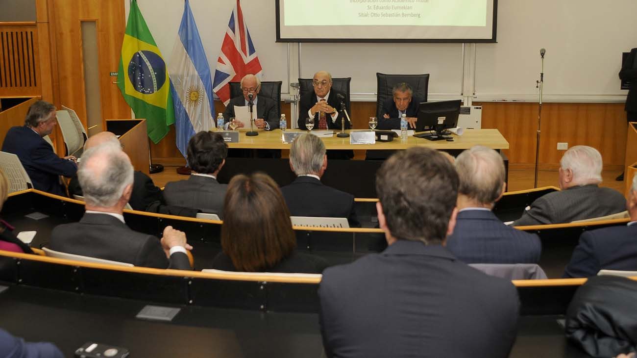 Eduardo Eurnekian fue nombrado miembro titular de la Academia de Ciencias de la Empresa