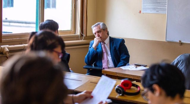 Alberto Fernández tomó examen en la UBA.