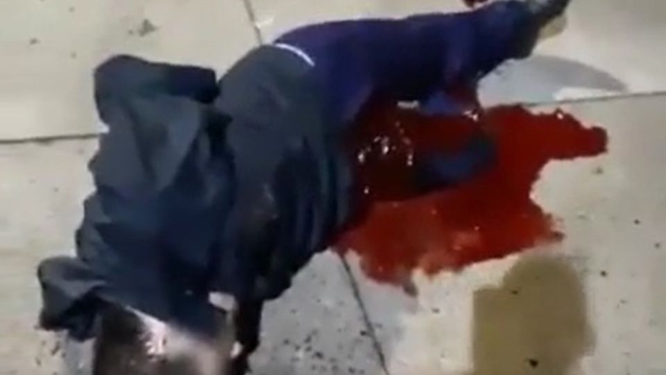San Isidro. El chico fue reducido por otro oficial que le disparó en su pierna.