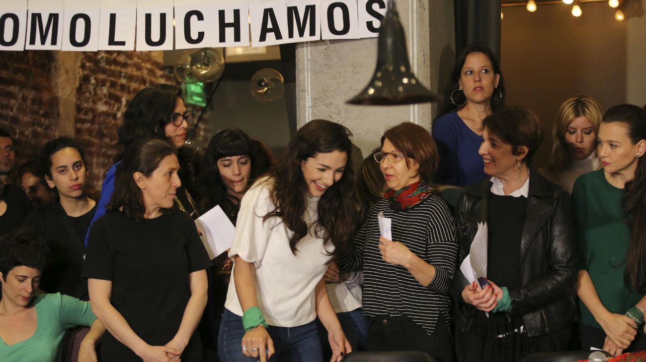 La actriz Thelma Fardin en la conferencia de prensa junto al colectivo Actrices Argentinas.