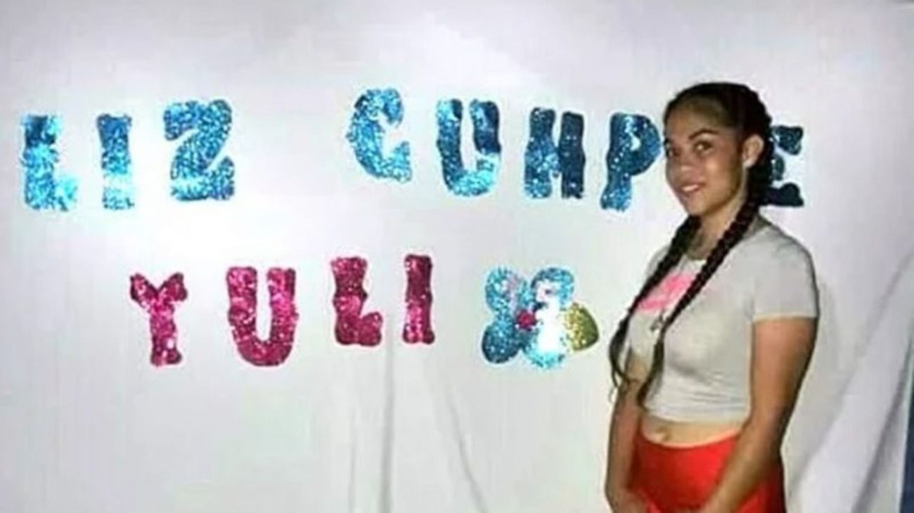 Yuliana Gabriela Florentín murió tras golpear violentamente un ventanal de vidrio durante el festejo de sus 15 años. 