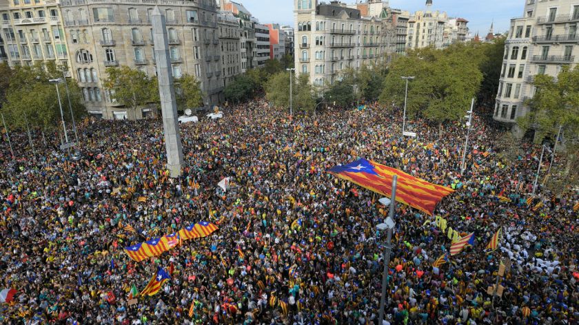 Manifestación Masiva Y Huelga En Barcelona Por La Independencia Perfil 0005