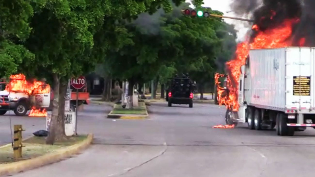 El enfrentamiento duró varias horas en plena calle de Culiacán.