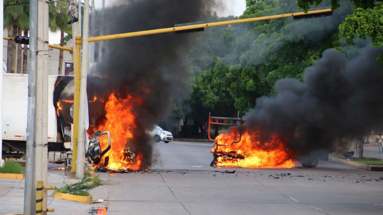 El enfrentamiento duró varias horas en plena calle de Culiacán.