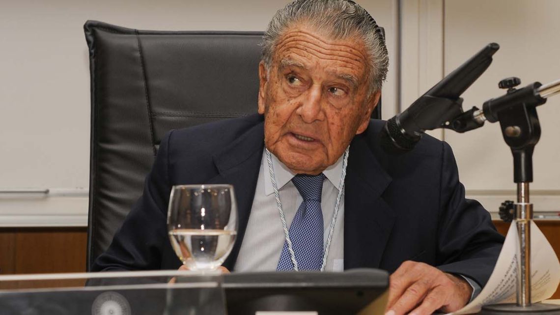 Eduardo Eurnekian, owner of Aeropuertos Argentina 2000 SA and chairman of Corporación América, delivers a speech, after being granted full membership of the Academia Nacional de Ciencias Empresariales.