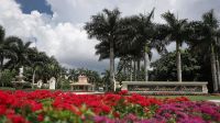resort golf donald trump bloomberg