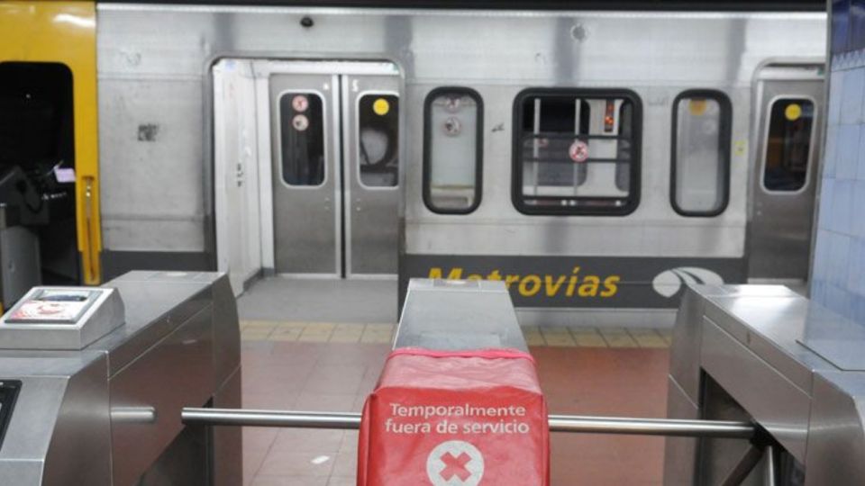 Encontraron material cancerígeno en algunas formaciones de subte.