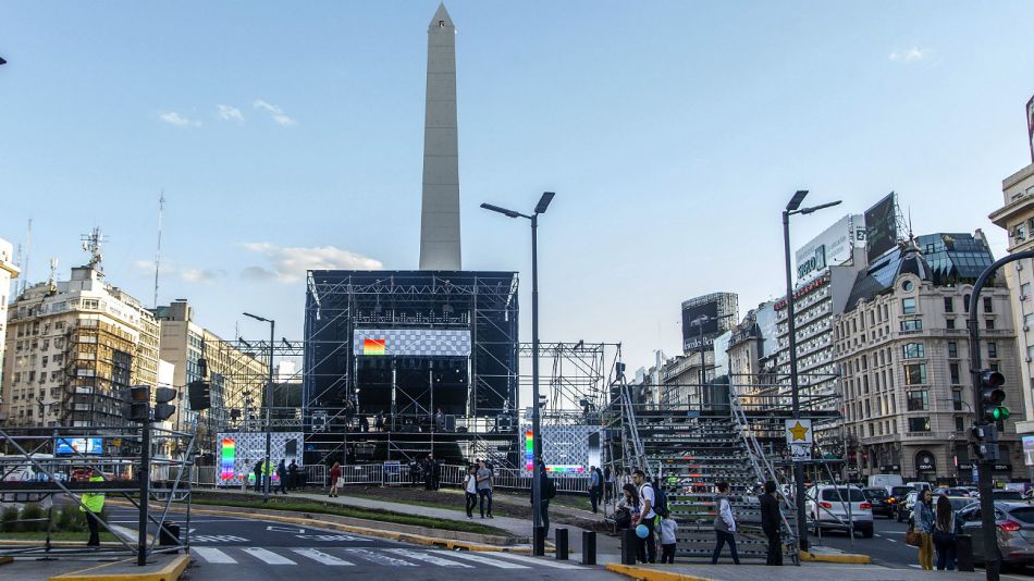 El escenario del acto del macrismo de este sábado 19 de octubre, en el Obelisco.