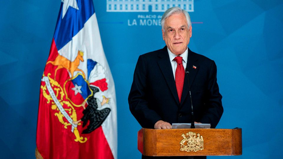 Sebastián Piñera durante los anuncios de esta tarde de sábado.