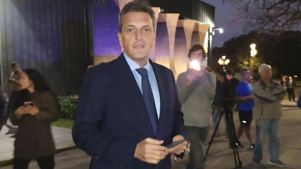 Ingreso a la facultad de Derecho de Buenos Aires para presenciar el Debate presidencial 2019_g 20191020
