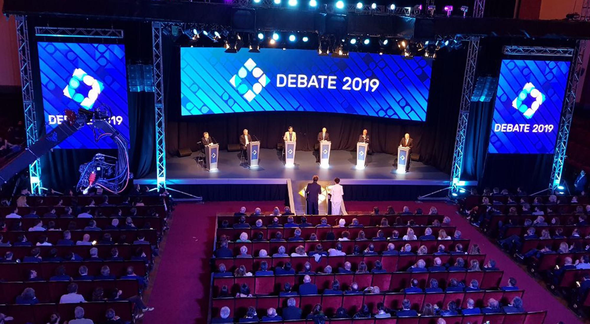 Los distintos espacios en los que se ocuparon dentra de la facultad de Derecho de Buenos Aires con asesores, invitados, y personalidades que asistieron al debate presidencial.