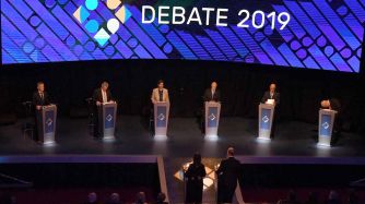 Los Candidatos sobre el escenario del Debate_g 20191020