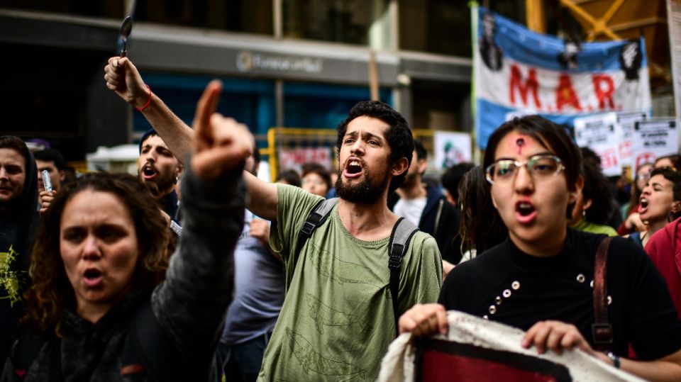 Protestas frente al consulado de Chile en Buenos Aires.