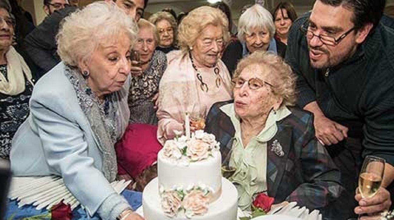 Abuelas de Plaza de Mayo