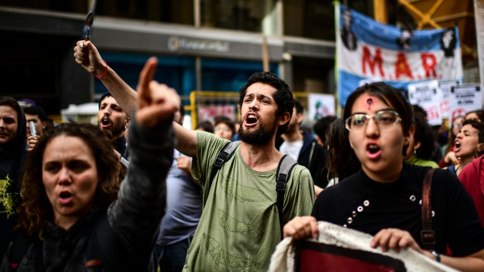 Protestas frente al consulado de Chile en Buenos Aires.