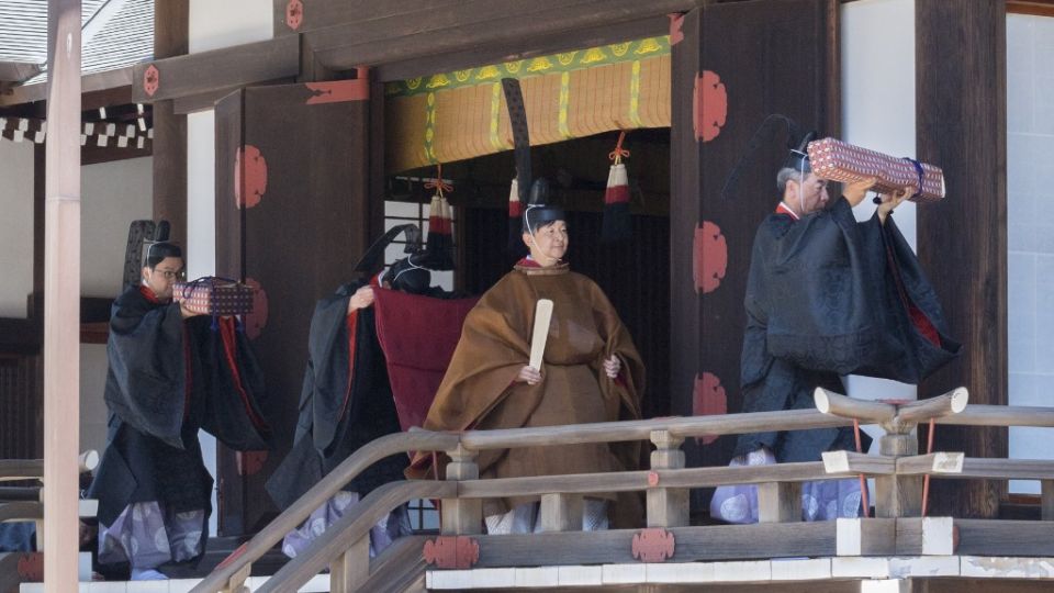 Naruhito, 126° emperador de Japón, en uno de los rituales de su coronación.