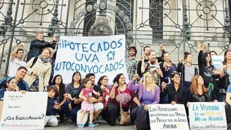 El colectivo de deudores se opone a los anuncios de Mauricio Macri.
