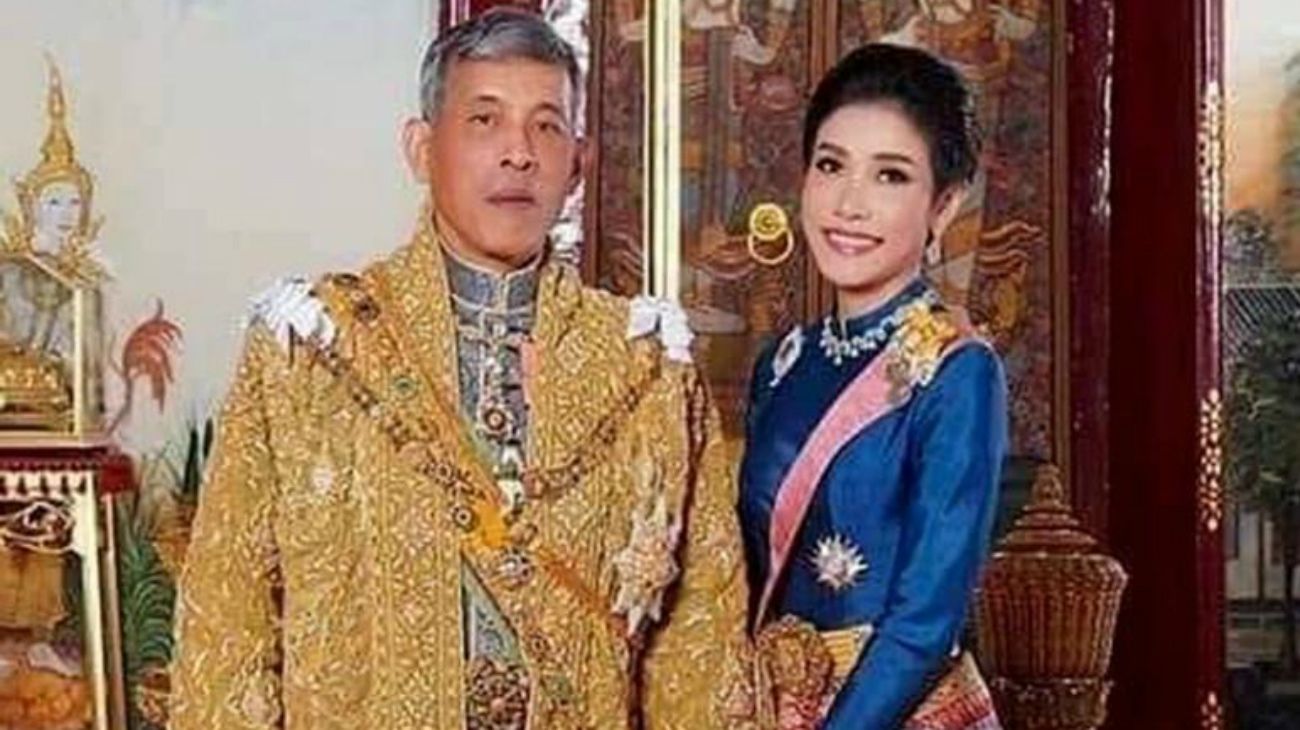 El rey Vajiralongkorn estuvo casado en cuatro ocasiones: tres de sus matrimonios terminaron mal.