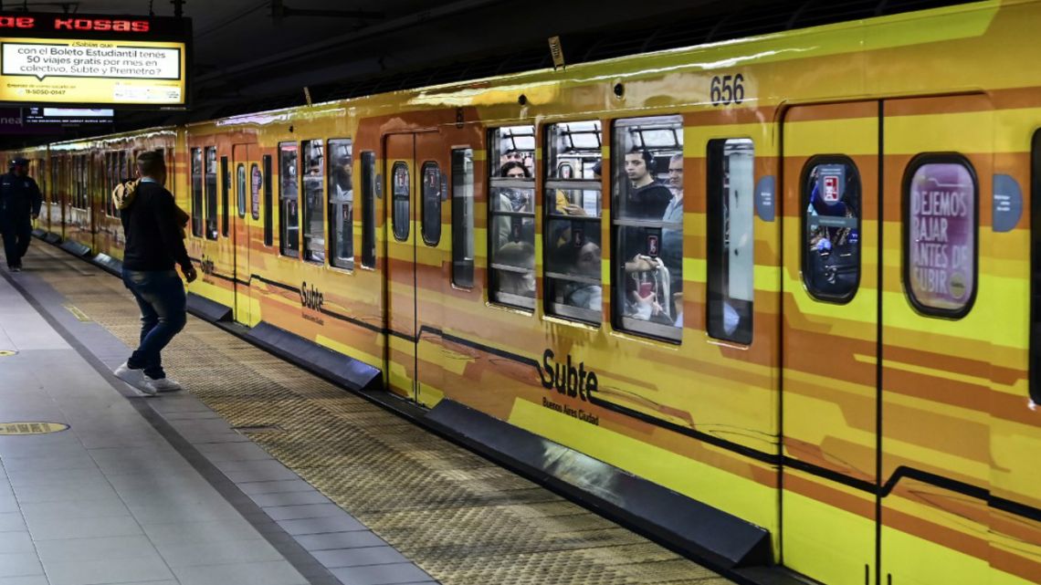 The Buenos Aires subway transports over 1.3 million people every day