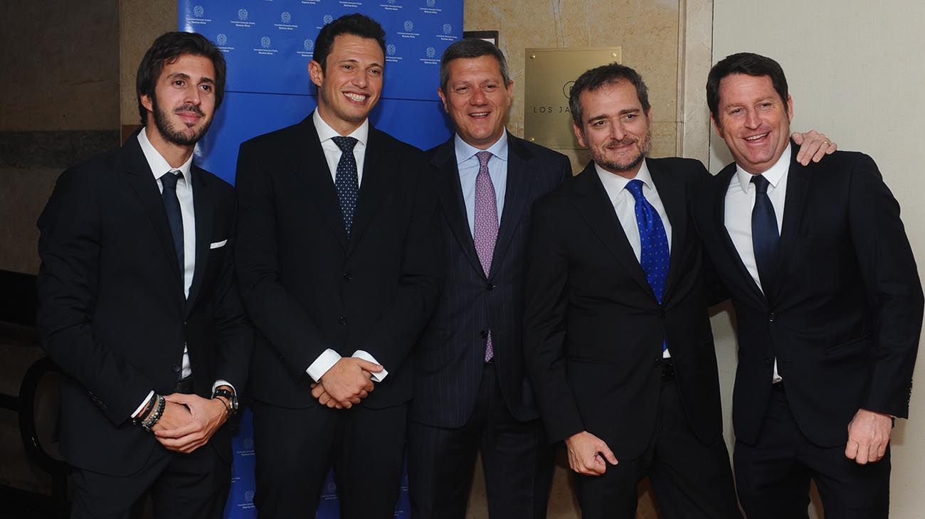 De la cena participaron actores, empresarios, conductores y periodistas.  