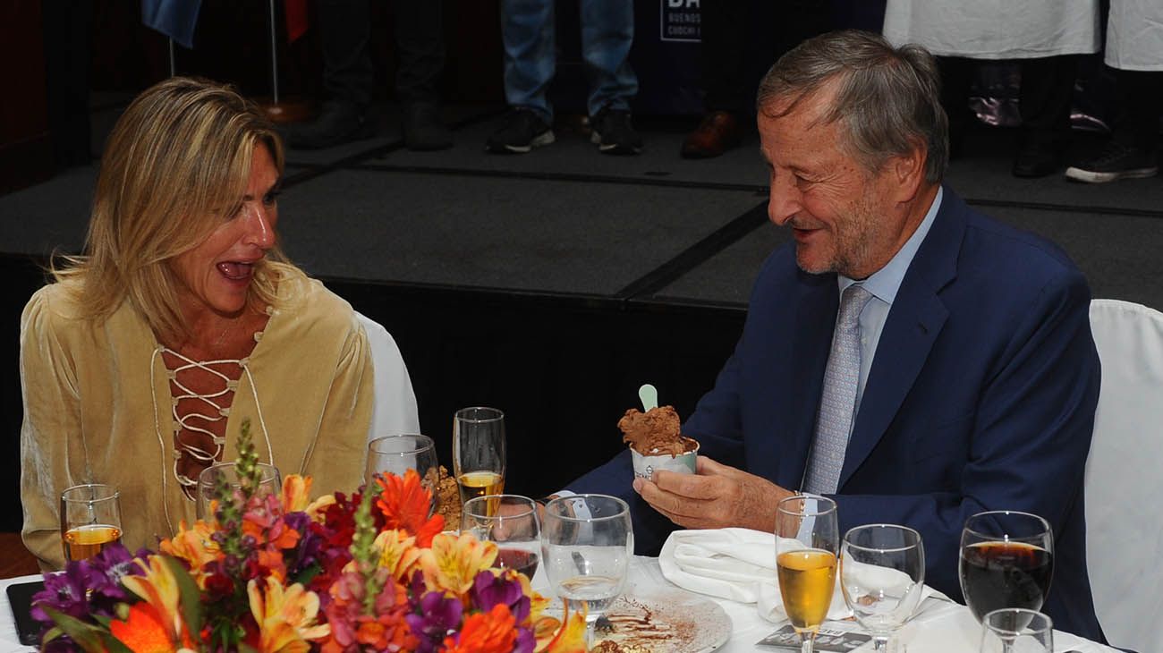 Cristiano Rattazzi y su mujer durante la cena.