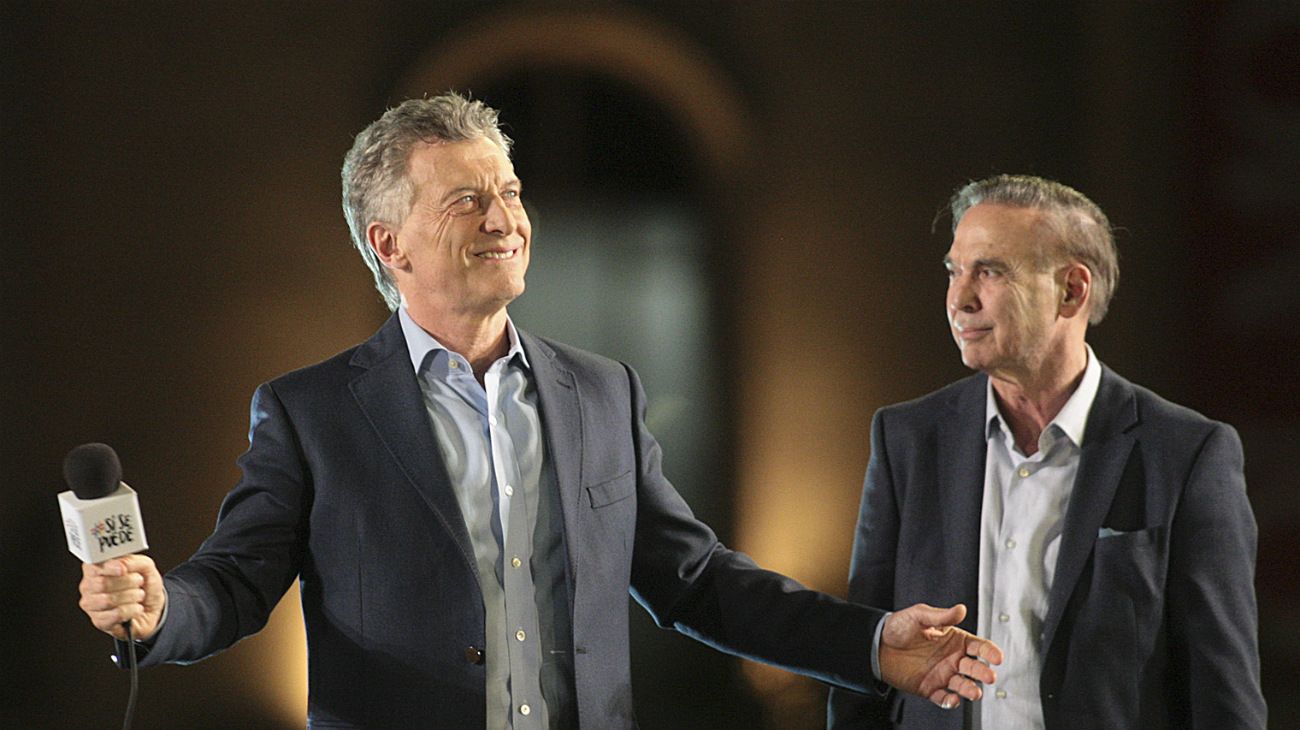 El presidente Mauricio Macri cerró este 24 de octubre la campaña por su reelección en una nueva marcha del "Sí, se puede" en la ciudad de Córdoba, acompañado por Miguel Ángel Pichetto.