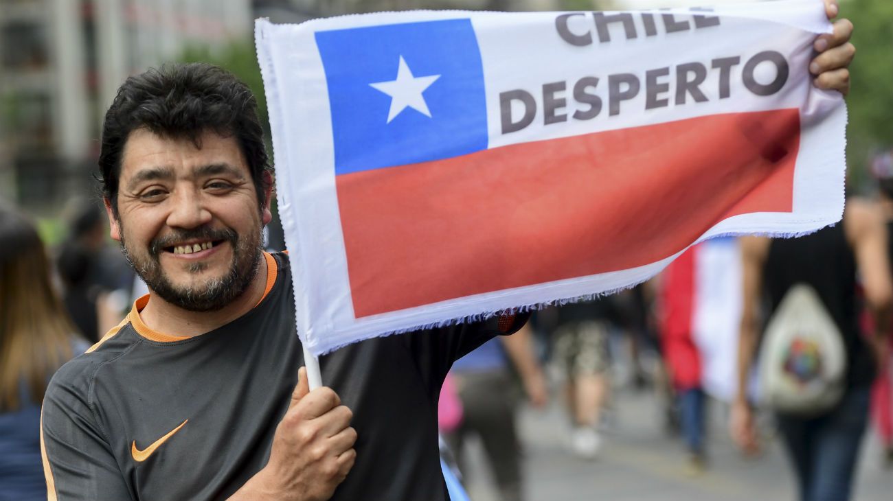 ESCENAS. Todo tipo de reclamos. Quejas feministas, condena de la represión, burla de la primera dama, que consideró “aliens” a los manifestantes y cacerolas en acción. Hubo incidentes, pero fue en general, una reunión pacífica. 