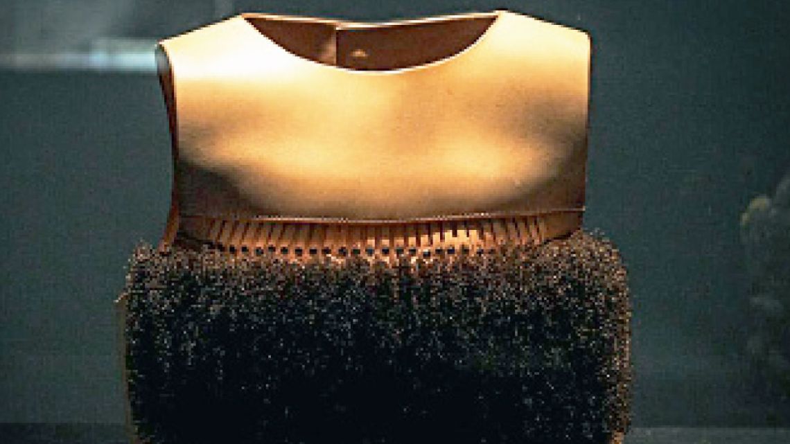 El despliegue. Las obras suman cuatro áreas de investigación: patrimonio y artesanía, cuerpo performático y prótesis, producto y fabricación, artefactos como voces políticas. | Foto:Gentileza Museo de Arte Decorativo