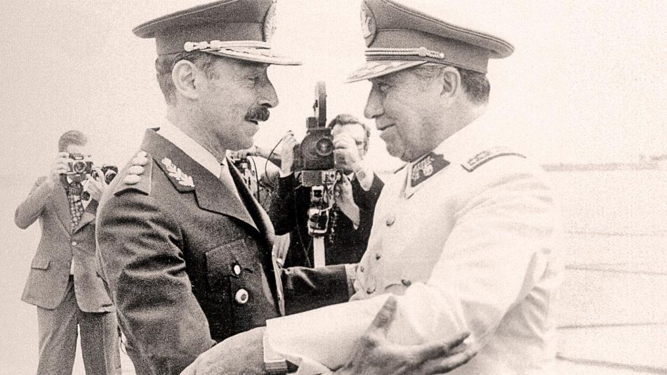20192710_videla_pinochet_cedoc_g.jpg
