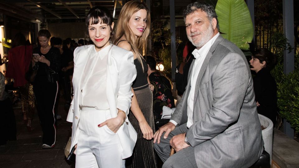 EN LA BARRA. Gianfranco, junto a Nuria Quintela y Ale Quevedo.