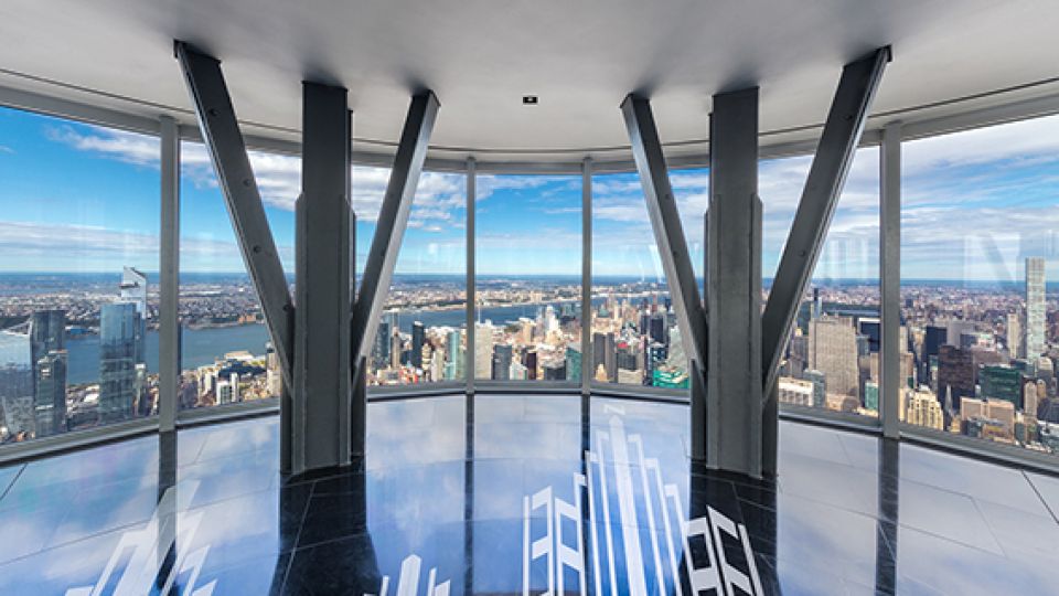 El piso 102 del Empire State Building convertido en un observatorio de 360 grados.