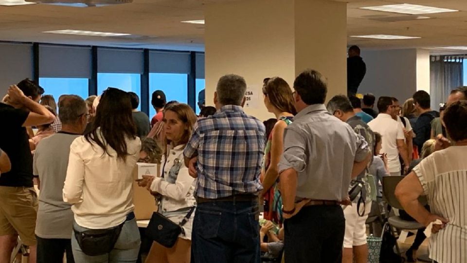 Argentinos votan en Paraguay.