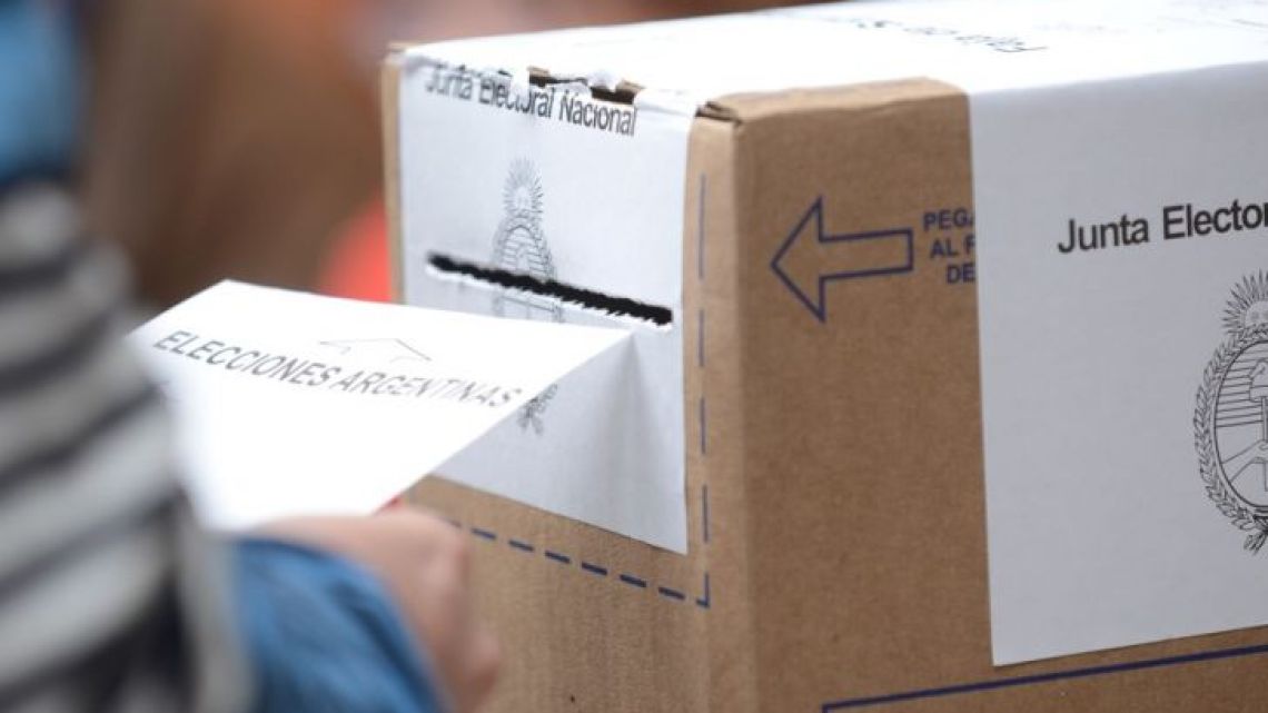 Elección. El domingo 27 muchos jubilados se acercaron a votar. | Foto:Cedoc.
