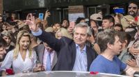 Alberto Fernández sale para el Bunker 20191027
