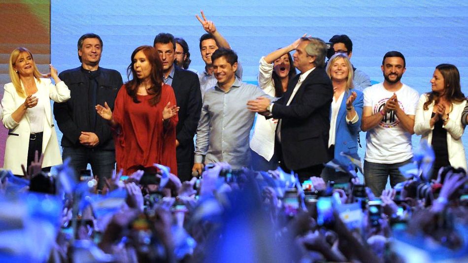 Cristina festeja el triunfo 20191027