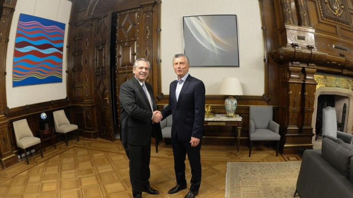 Transición. Macri y Alberto Fernández desayunaron juntos el lunes 28, tras las elecciones. | Foto:Cedoc.