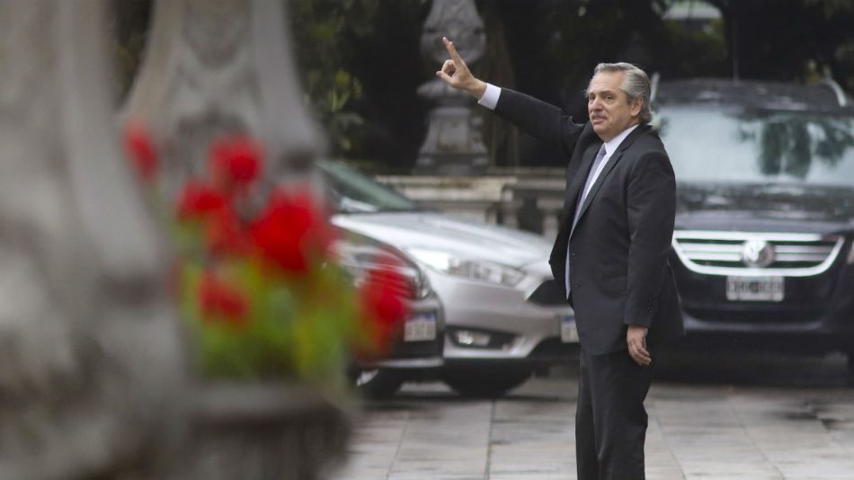 Alberto Fernández al salir del encuentro con Mauricio Macri en la Casa Rosada.