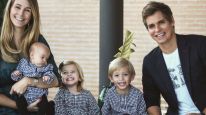 El mensaje de Carlos Baute a su esposa, por su cumpleaños, con sus hijos en composé