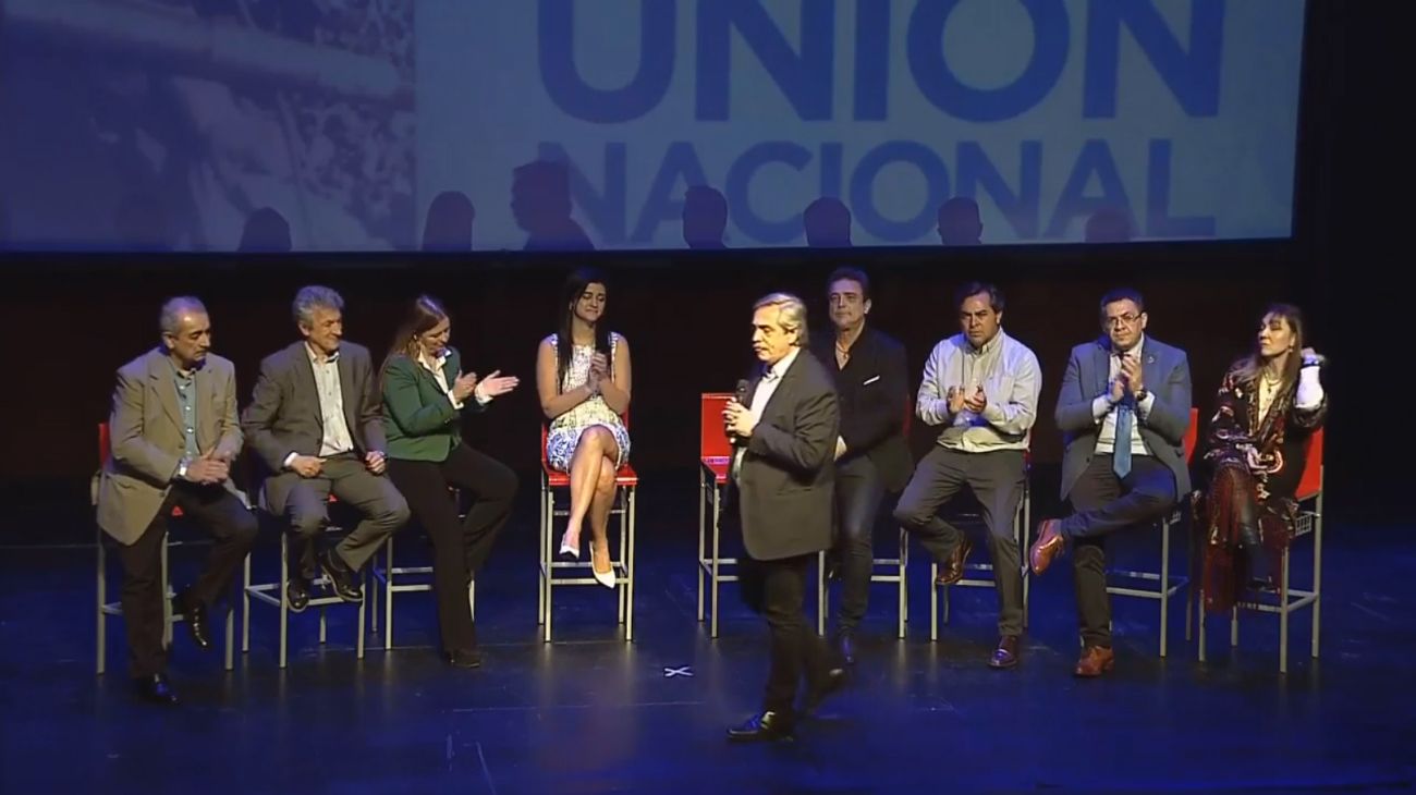 "Yo también soy parte de las enseñanzas de Alfonsín", dijo Alberto Fernández en el homenaje al primer presidente democrático tras la dictadura.