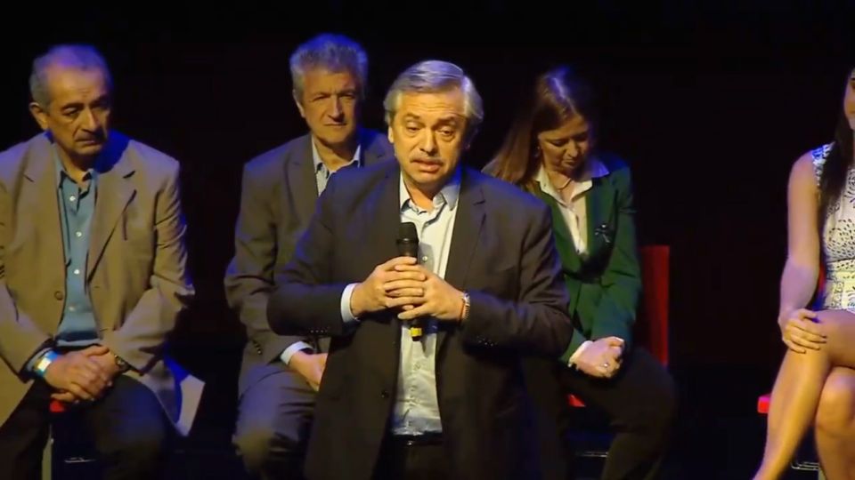 homenaje alfonsin alberto fernandez