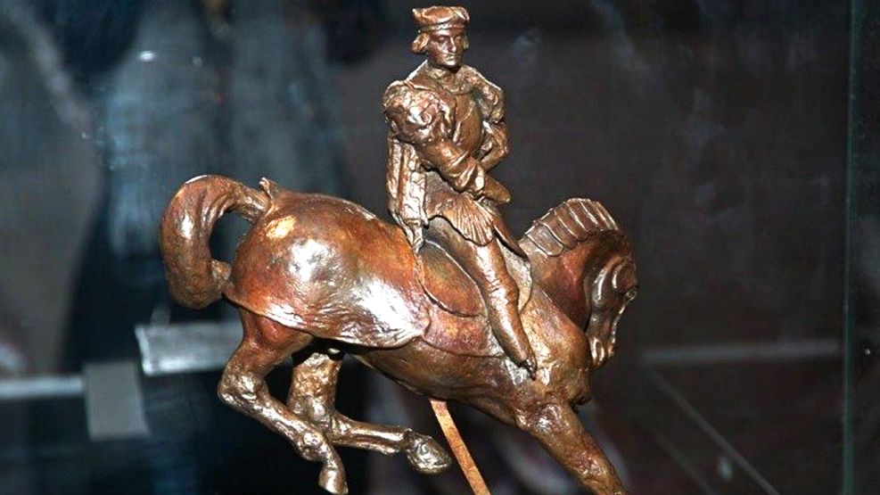 "Caballo y jinete", la obra en bronce atribuida a Da Vinci que no tuvo ofertas.