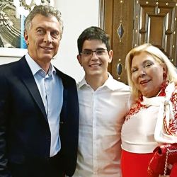 Macri con Carrió y su hijo, Nacho | Foto:Instagram