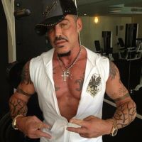 En el día de su cumpleaños mirá las fotos más excéntricas de Ricardo Fort
