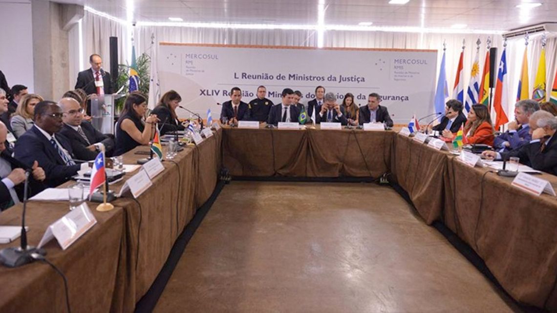 Representatives from Argentina, Brazil, Paraguay and Uruguay meeting in Foz do Iguaçu.
