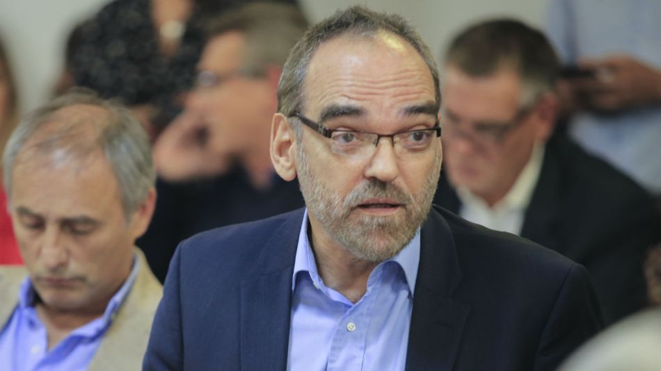 El diputado lanzó varios mensajes en Twitter contra Cafiero.