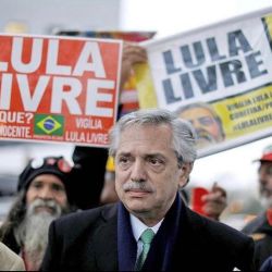 Alberto Fernández marcha por la libertad de Lula. | Foto:Cedoc.