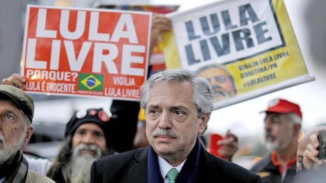Alberto Fernández marcha por la libertad de Lula. | Foto:Cedoc.