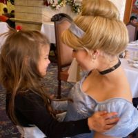 Las 13 mejores fotos del álbum de Wanda Nara y sus hijas en Disneylad París